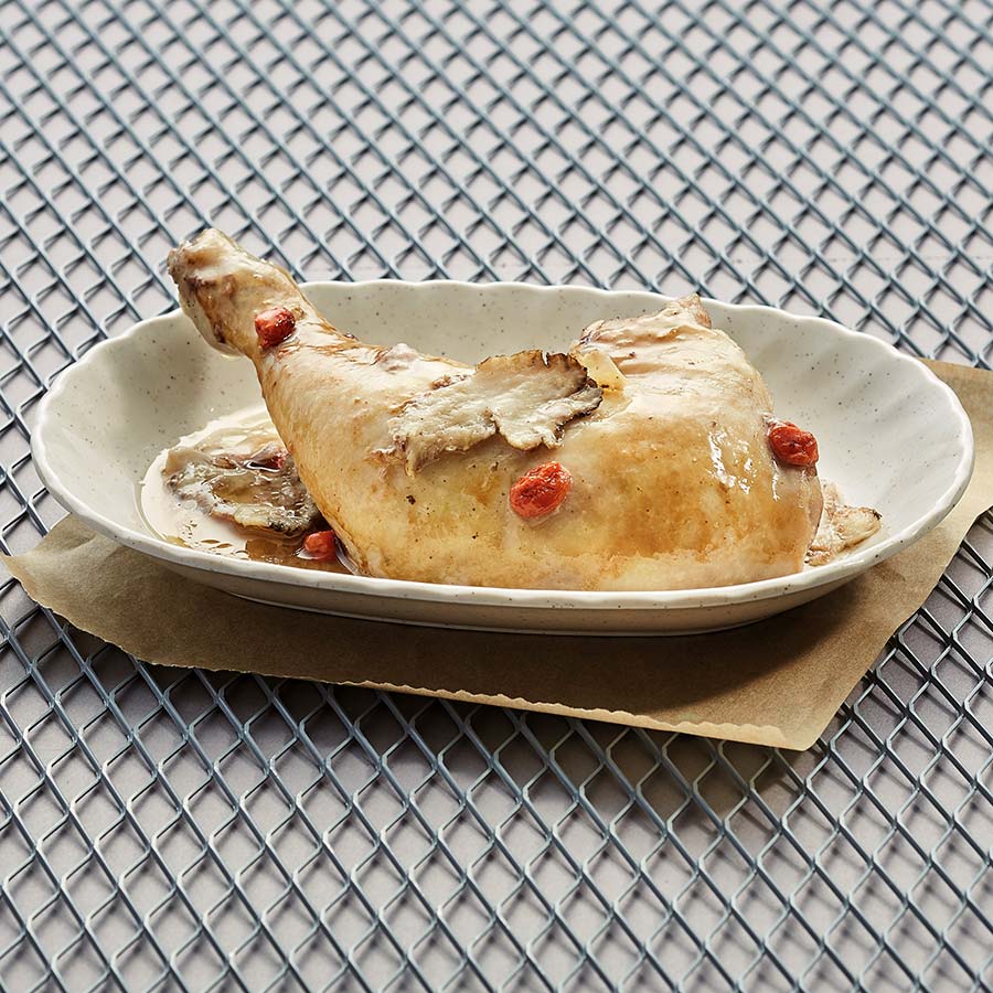 FRAGRANT HERBAL SALTED CHICKEN LEG